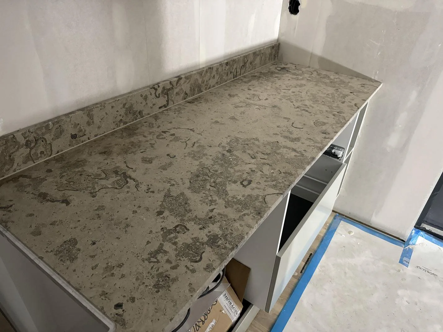 Køkkenbordplade i Jura Grey, Landvetter – billede 7