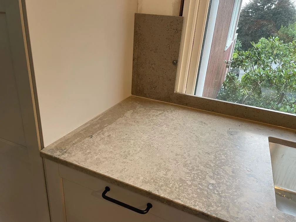 Køkkenbordplade i Jura Grey, Lekeryd – billede 3