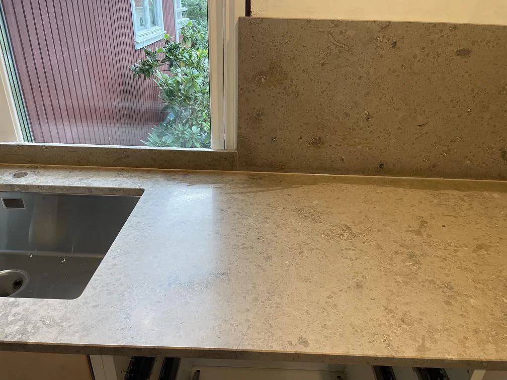 Køkkenbordplade i Jura Grey, Lekeryd – billede 4