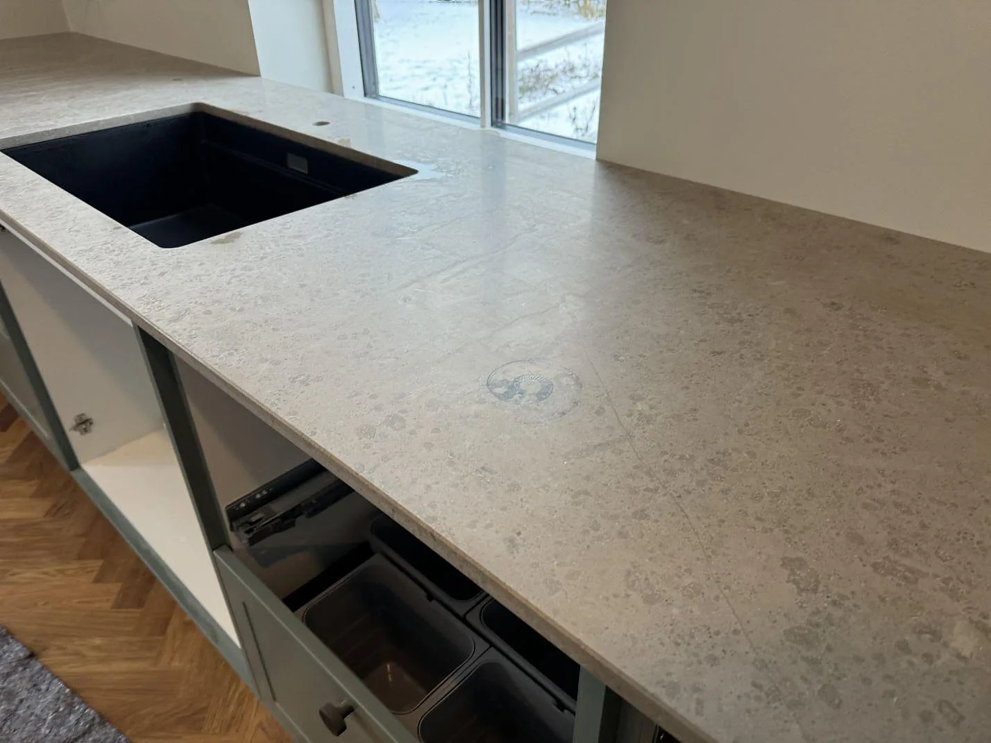 Køkkenbordplade i Jura Grey, Lyngby – billede 4