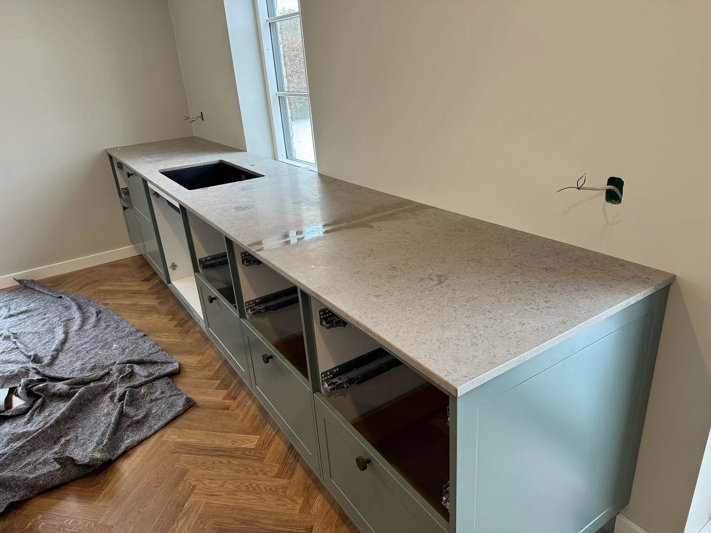 Køkkenbordplade i Jura Grey, Lyngby – billede 2
