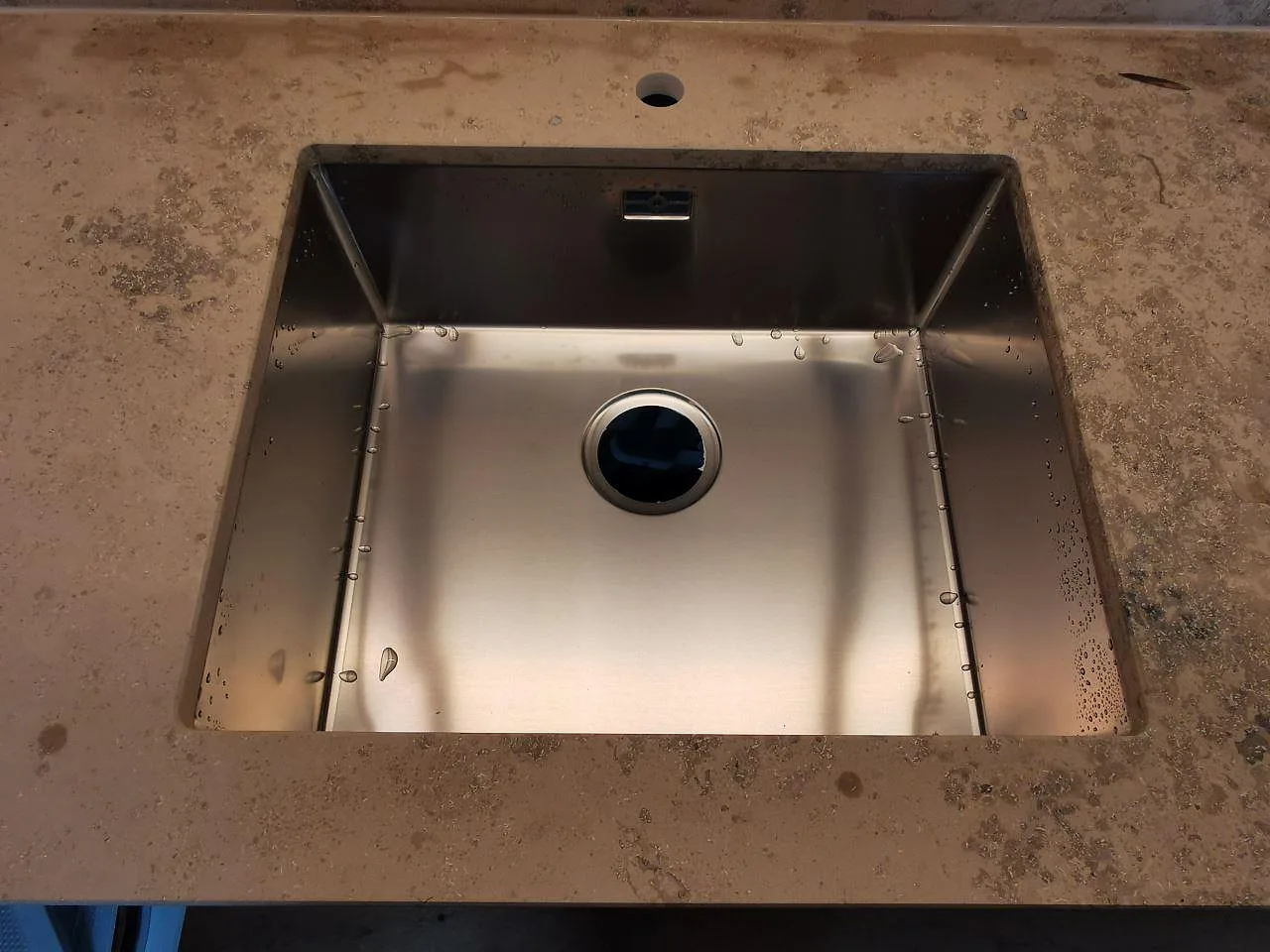 Køkkenbordplade i Jura Grey, Malmö – billede 2