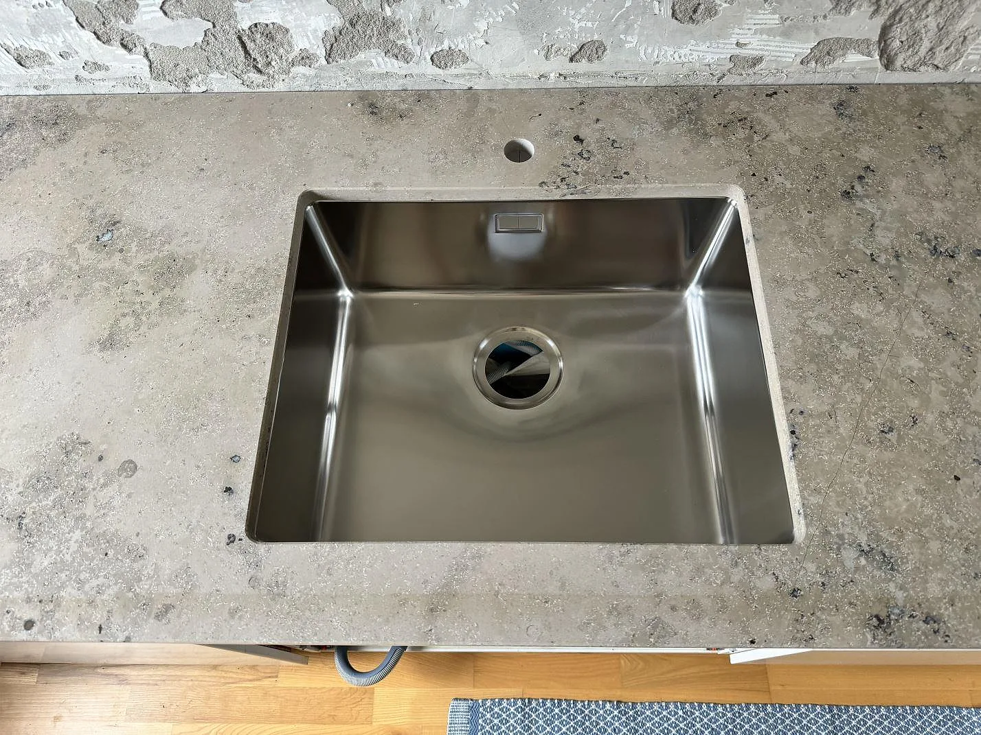Køkkenbordplade i Jura Grey, Malmö – billede 4
