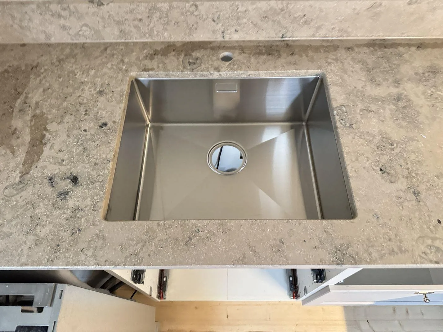 Køkkenbordplade i Jura Grey, Malmö – billede 6