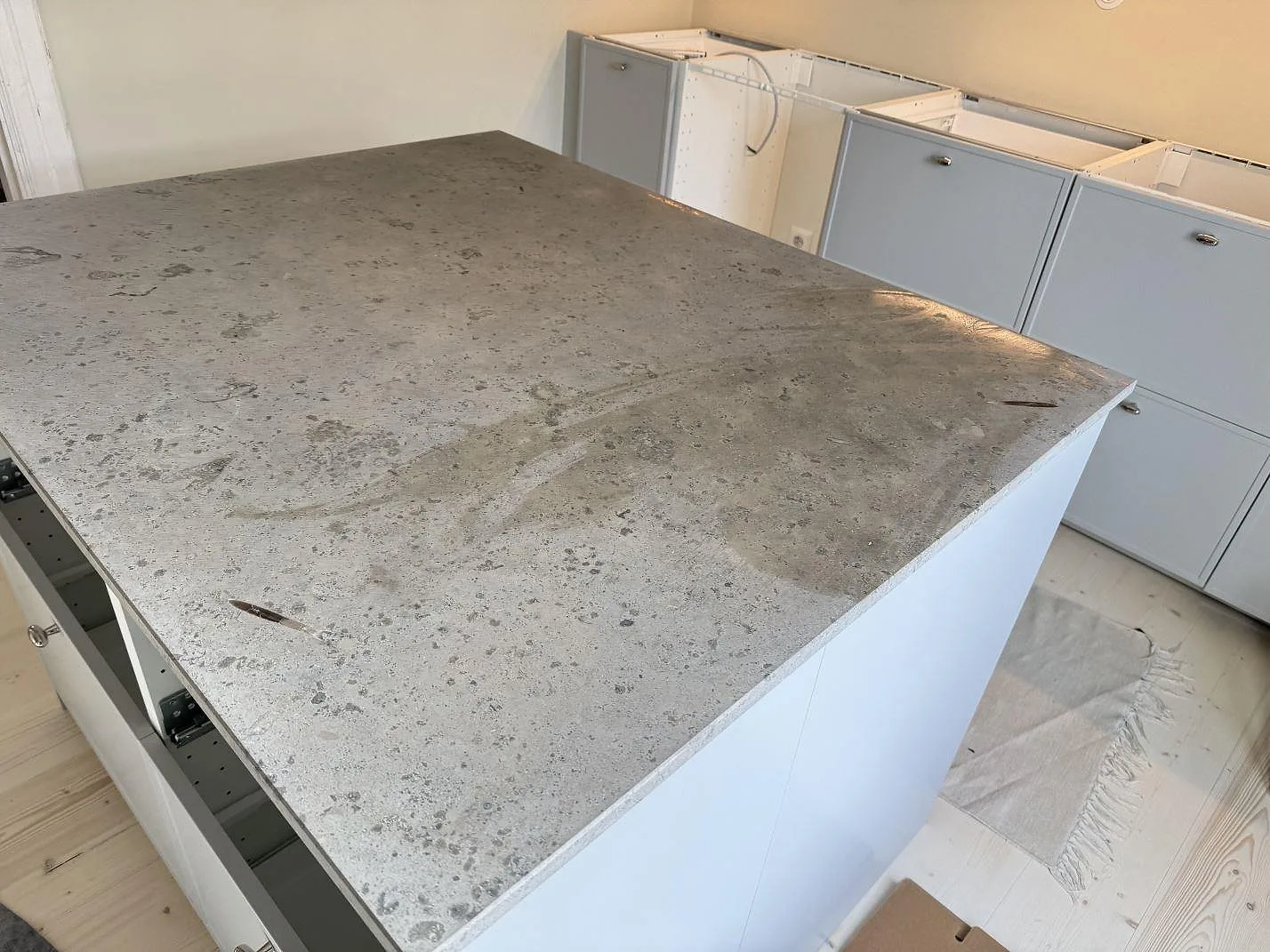 Køkkenbordplade i Jura Grey, Malmö – billede 3