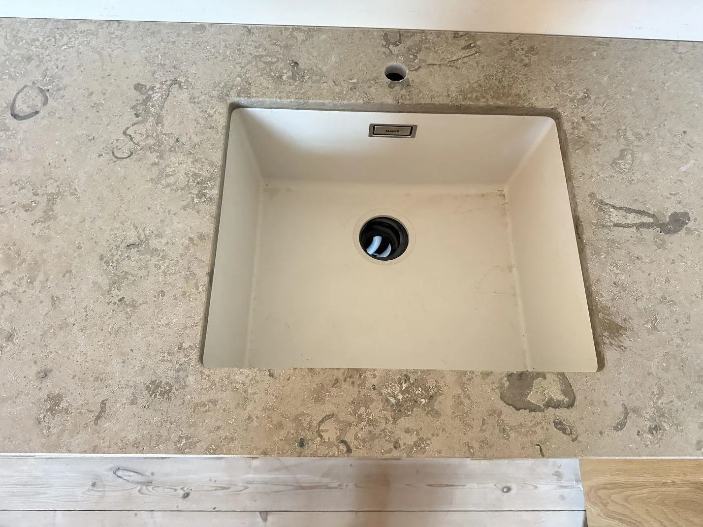 Køkkenbordplade i Jura Grey, Nivå – billede 7