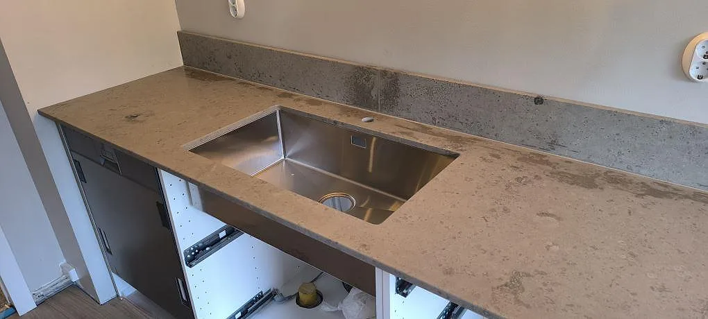 Køkkenbordplade i Jura Grey, Oxelösund – billede 4