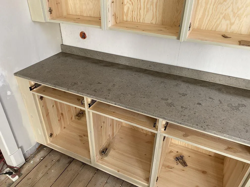 Køkkenbordplade i Jura Grey, Ronneby – billede 7