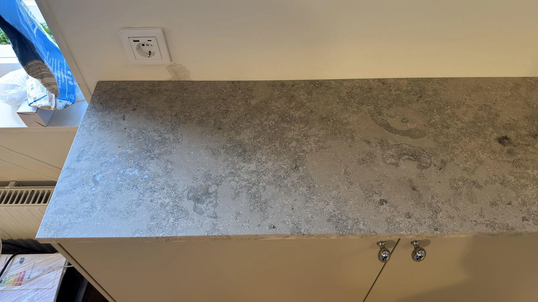 Køkkenbordplade i Jura Grey, Saltsjö Boo – billede 4