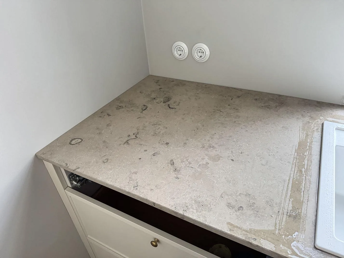 Køkkenbordplade i Jura Grey, Stueetagen Sorø – billede 3