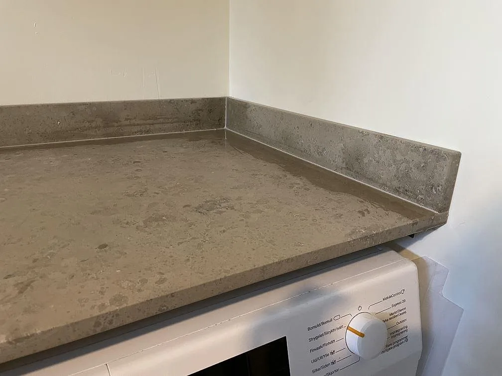 Bordplade i Jura Grey, Töllsjö – billede 4