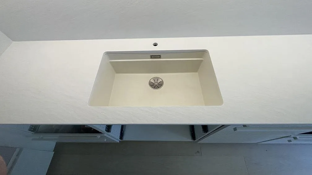 Køkkenbordplade i Laminam Bianco Spacco, Malmö – billede 3
