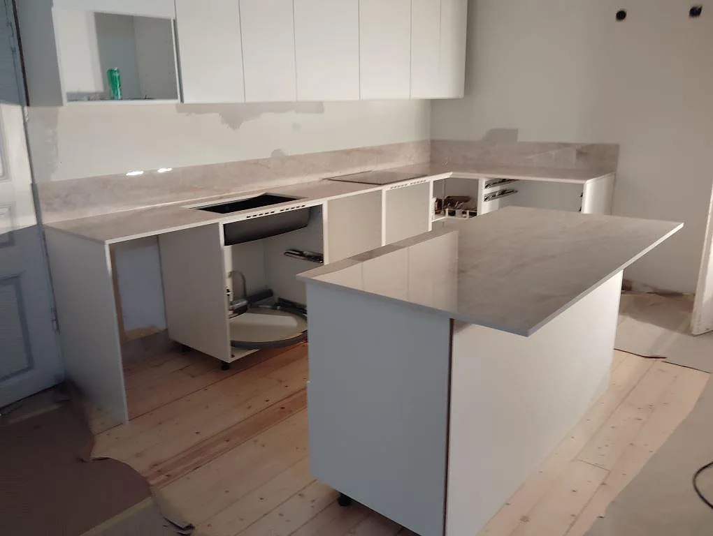 Gennemført projekt: Køkkenbordplade i Makrana, Falun.