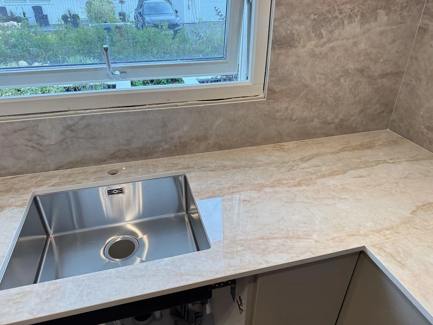 Køkkenbordplade i Makrana, Torslanda – billede 4