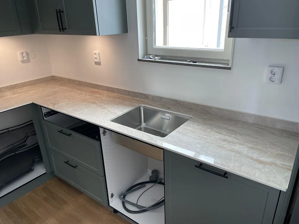 Køkkenbordplade i Makrana, Upplands väsby – billede 4