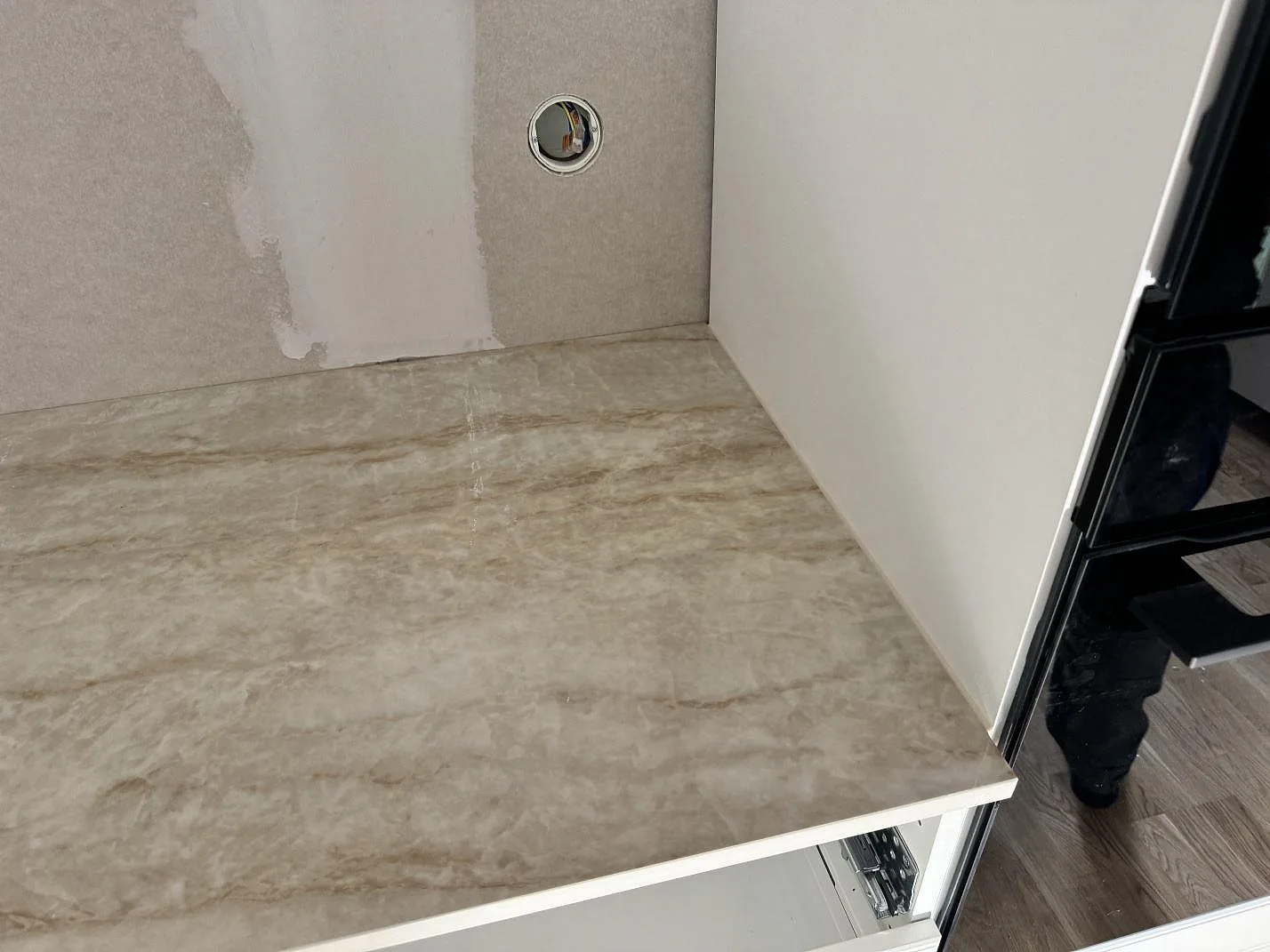 Køkkenbordplade i Makrana, Vinslöv – billede 7