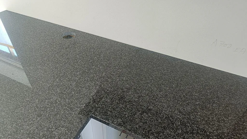 Køkkenbordplade i Nero Africa, Halmstad – billede 8