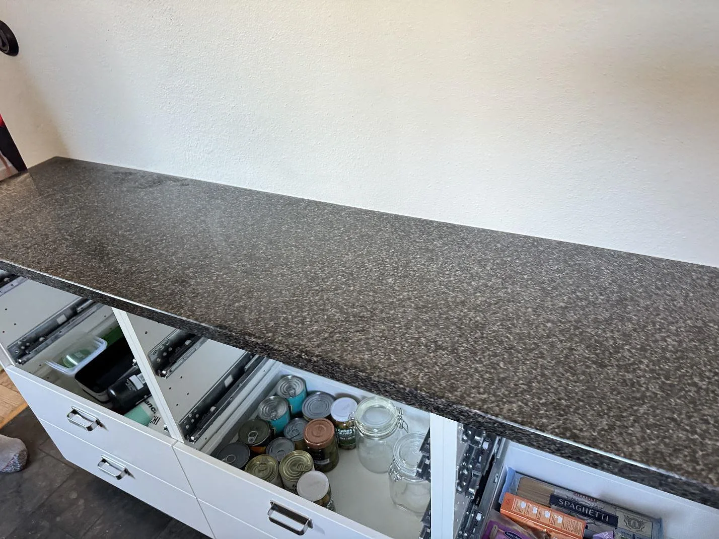 Køkkenbordplade i Nero Africa, Malmö – billede 3
