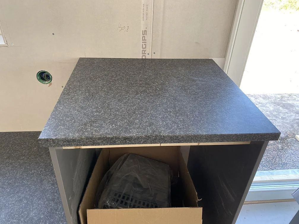 Køkkenbordplade i Nero Africa, Vilshärad – billede 7