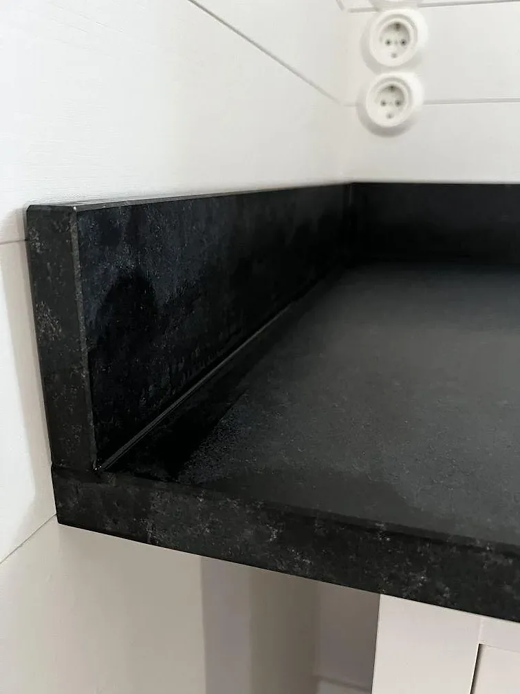 Køkkenbordplade i Nero Assoluto, Åhus – billede 4