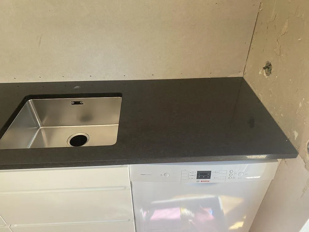 Køkkenbordplade i Nero Assoluto, Åkarp – billede 2