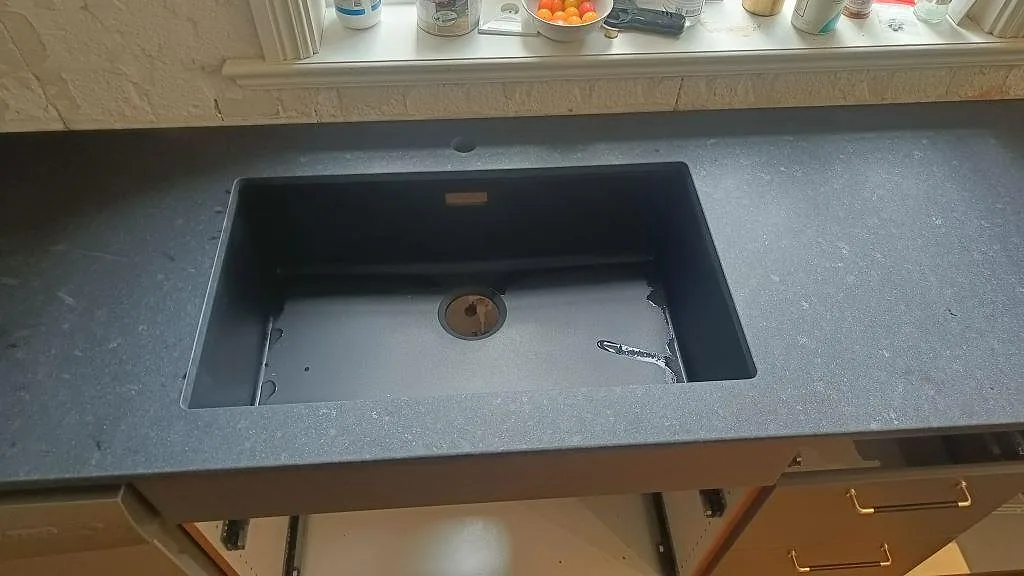 Køkkenbordplade i Nero Assoluto, Ängelholm – billede 3