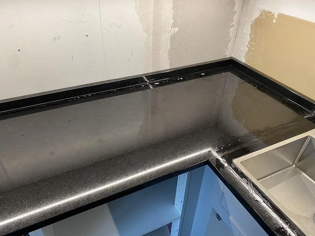 Køkkenbordplade i Nero Assoluto, Alingsås – billede 2