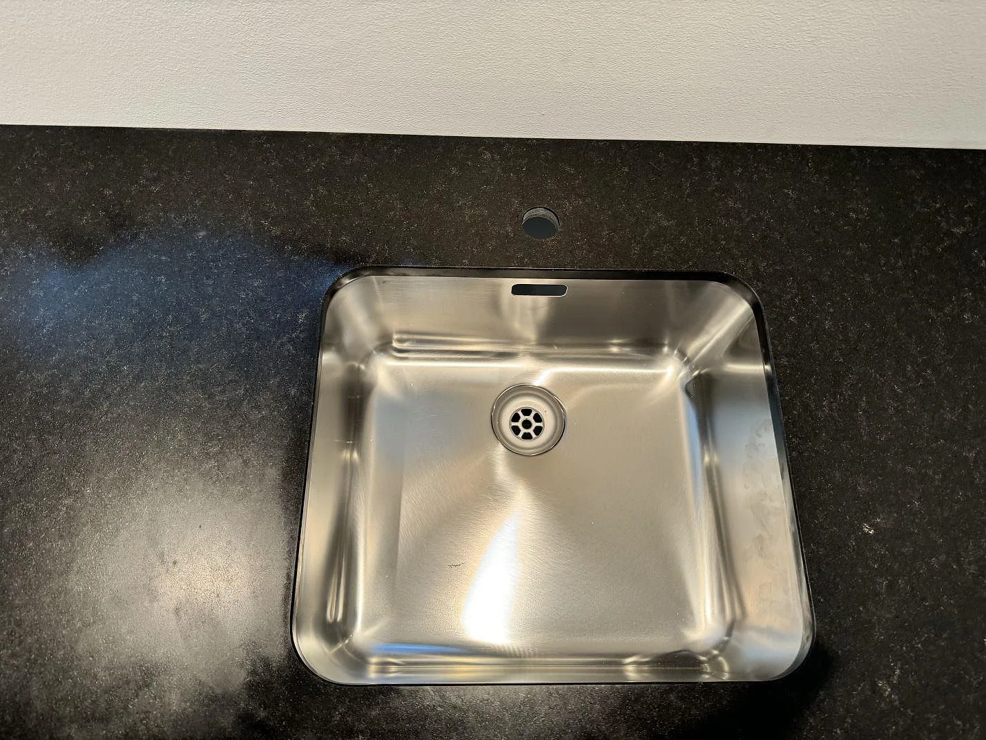 Bordplade i Nero Assoluto, Alingsås – billede 2