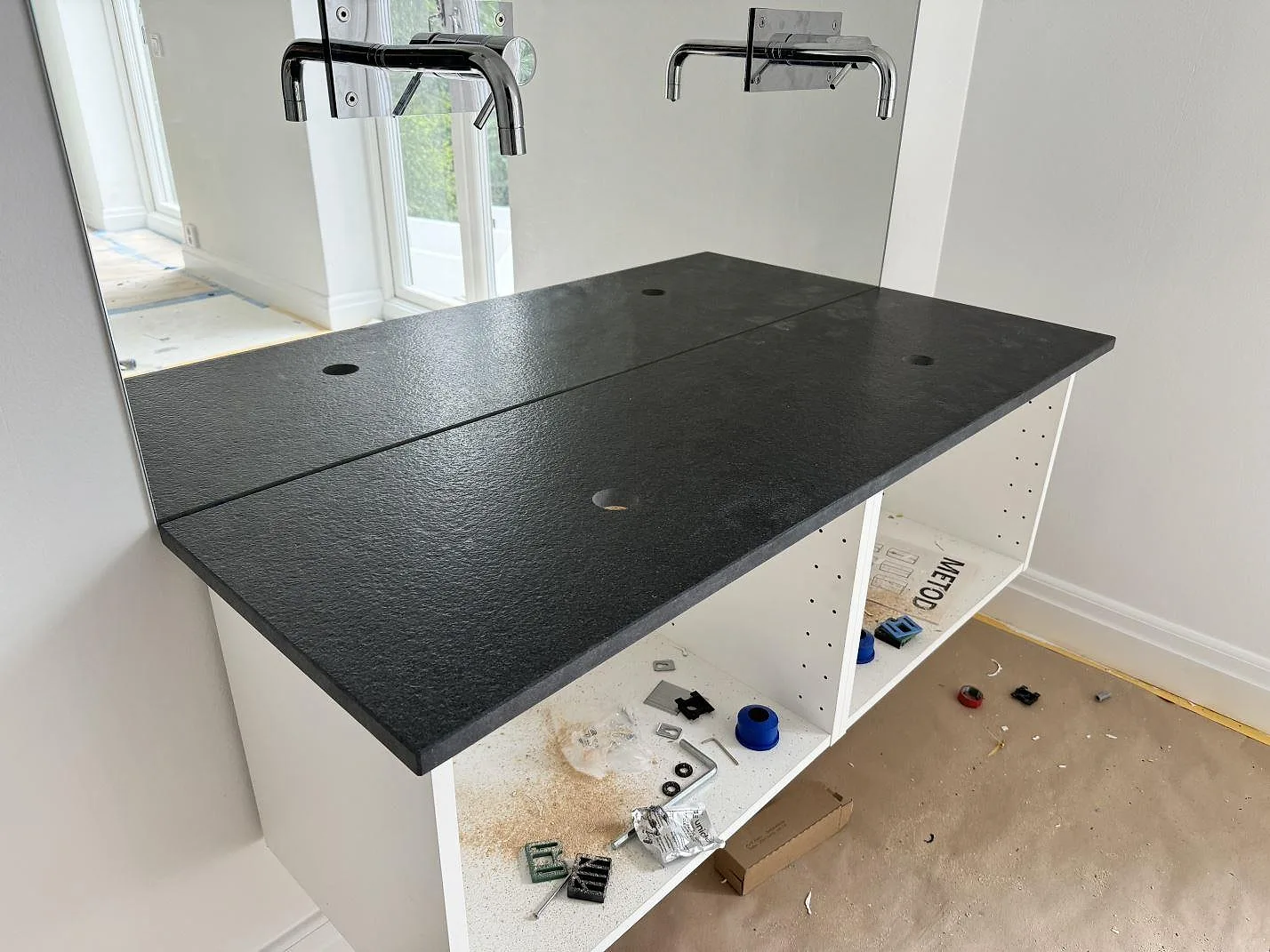 Bordplade i Nero Assoluto, Alingsås – billede 4