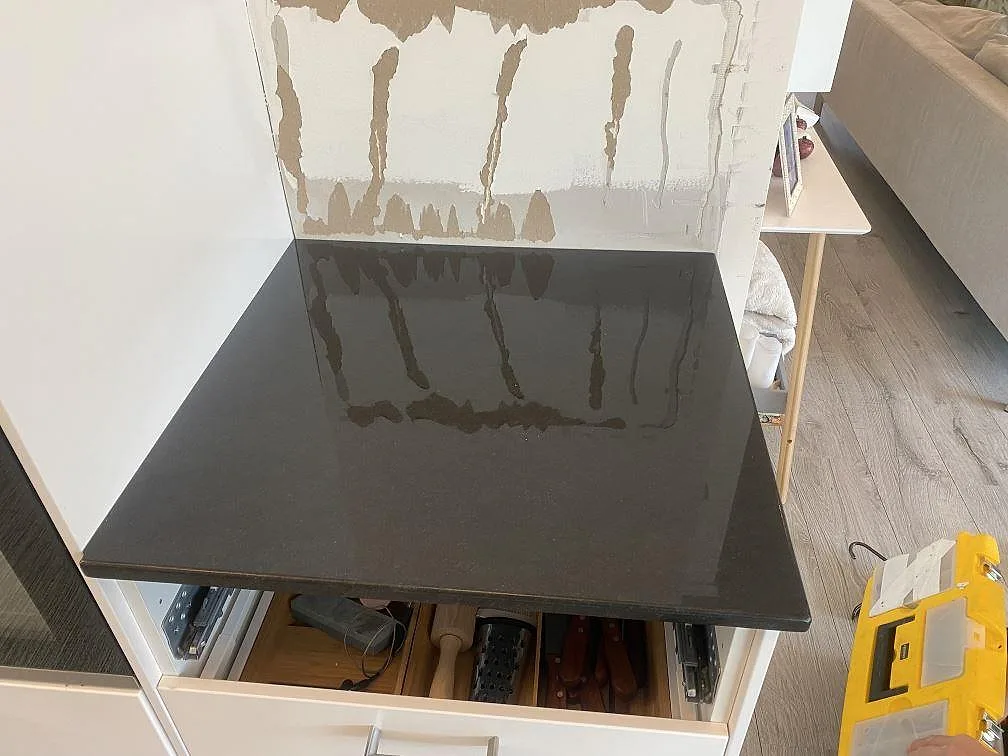 Køkkenbordplade i Nero Assoluto, Båstad – billede 6