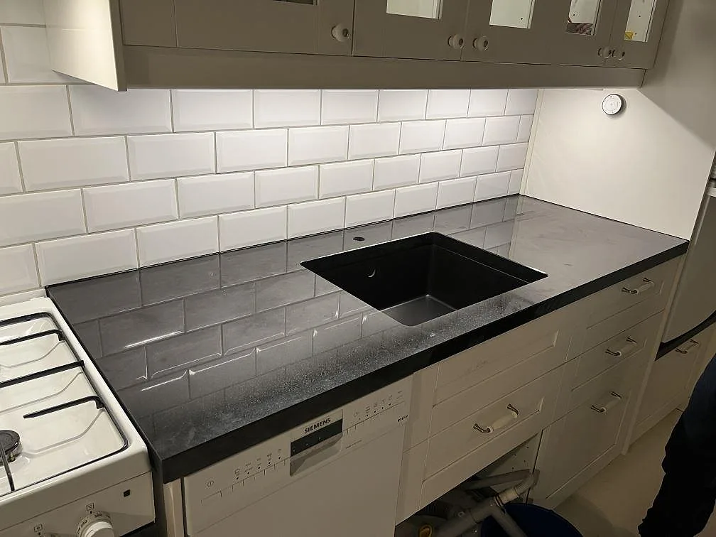 Køkkenbordplade i Nero Assoluto, Bromma