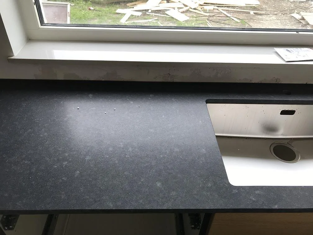 Køkkenbordplade i Nero Assoluto, Bunkeflostrand – billede 3