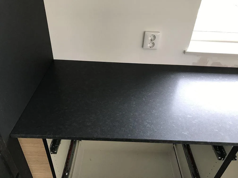 Køkkenbordplade i Nero Assoluto, Bunkeflostrand – billede 2