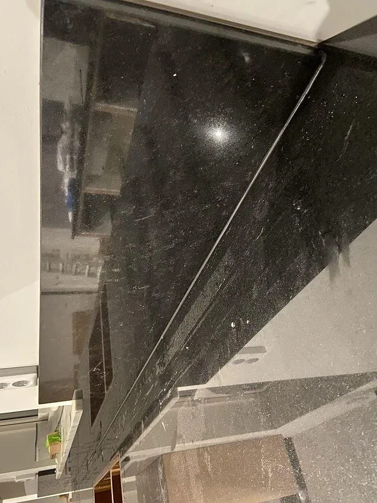 Køkkenbordplade i Nero Assoluto-granit, Degeberga – billede 4