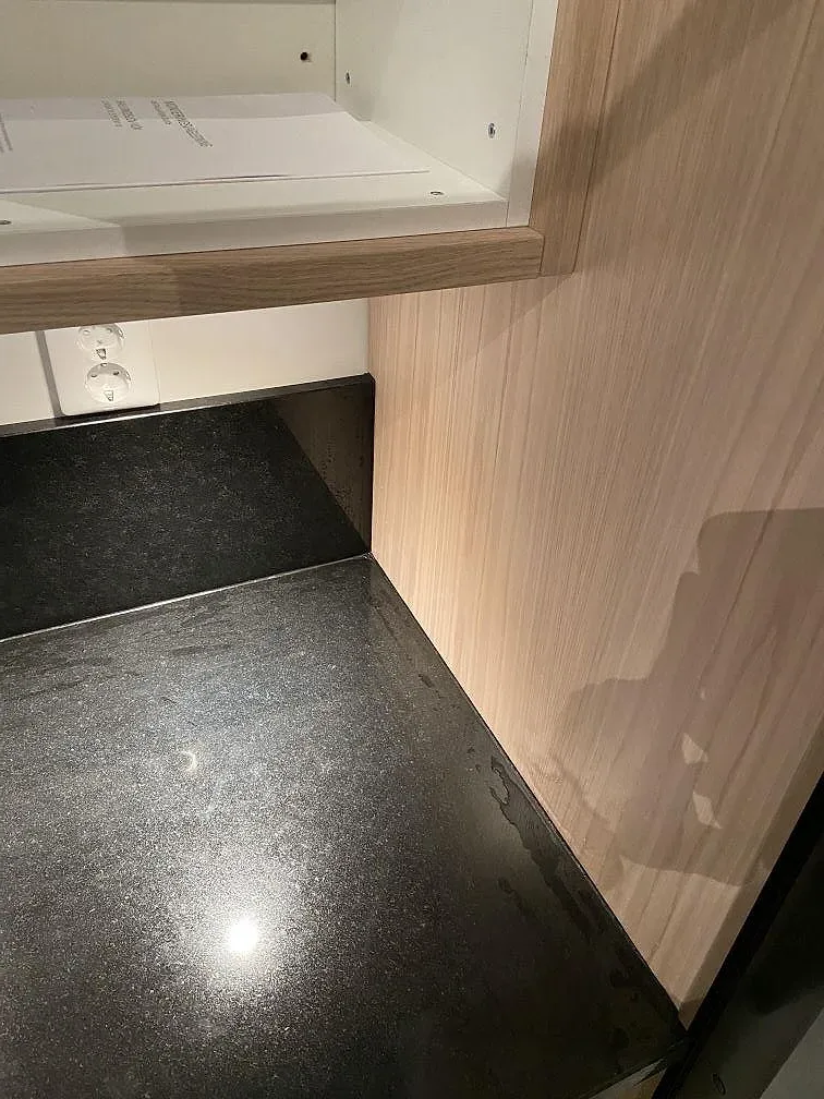 Køkkenbordplade i Nero Assoluto-granit, Degeberga – billede 2