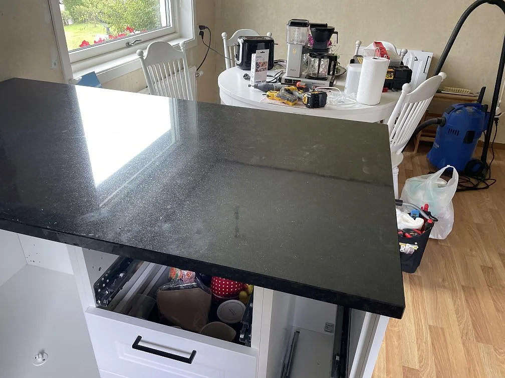 Køkkenbordplade i Nero Assoluto, Falkenberg – billede 2