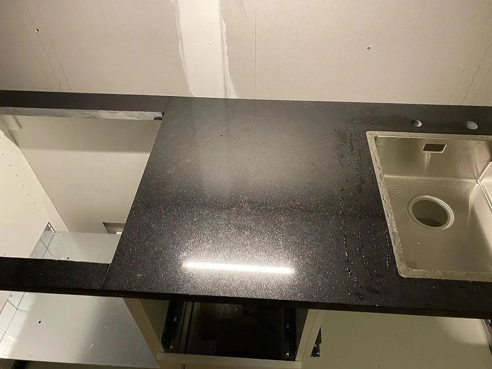Køkkenbordplade i Nero Assoluto, Hässleholm – billede 3