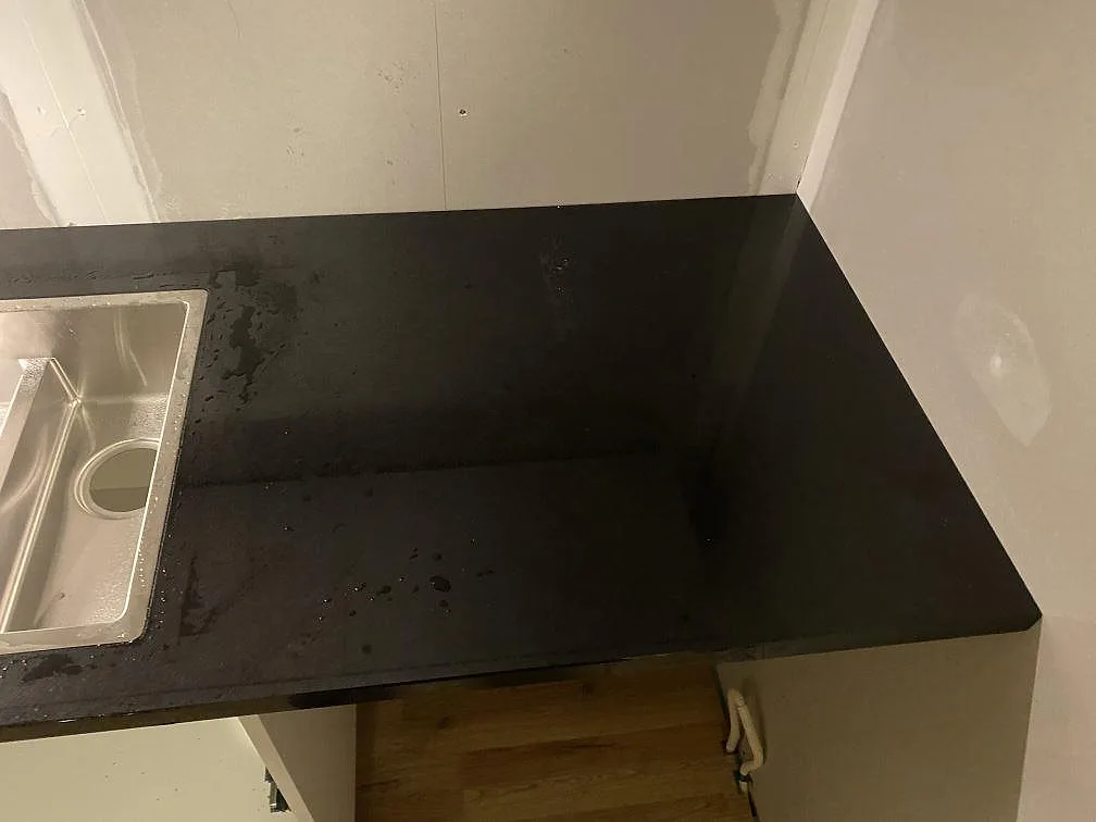 Køkkenbordplade i Nero Assoluto, Hässleholm – billede 5