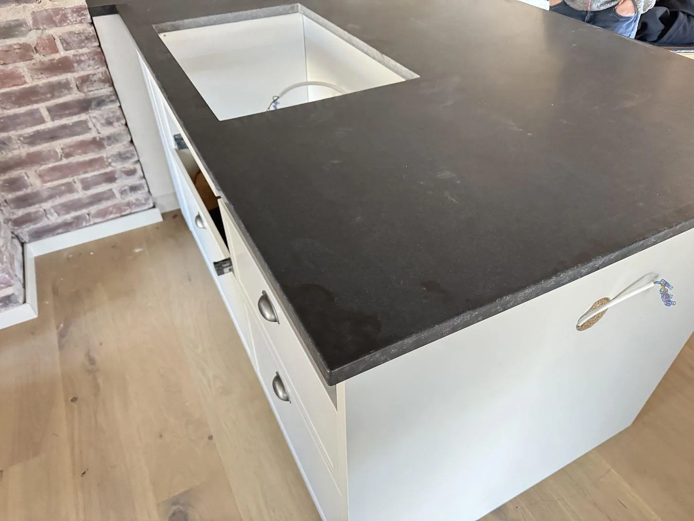 Køkkenbordplade i Nero Assoluto, Hässleholm – billede 3