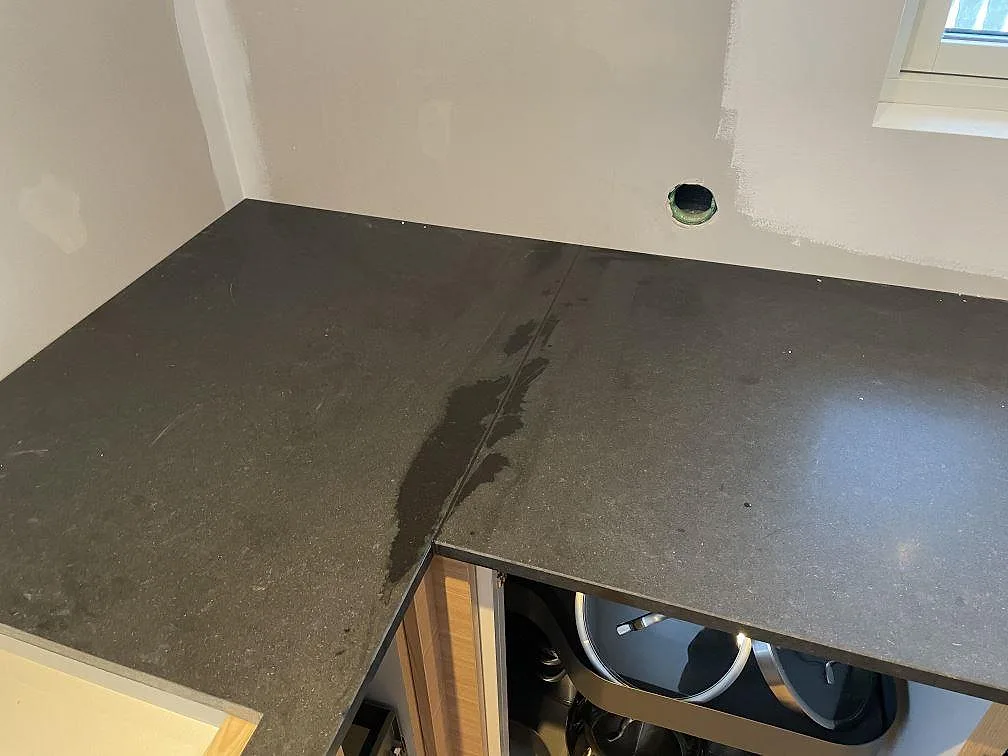 Køkkenbordplade i Nero Assoluto, Halmstad – billede 3
