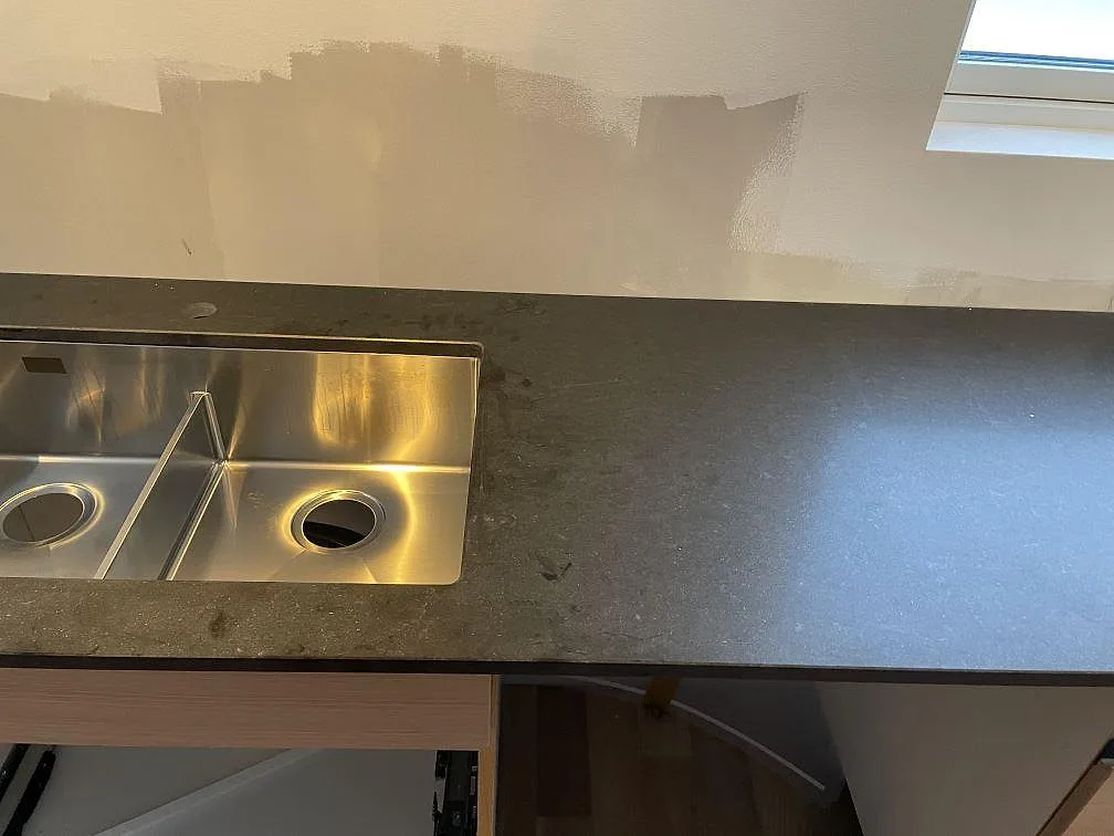 Køkkenbordplade i Nero Assoluto, Halmstad – billede 6