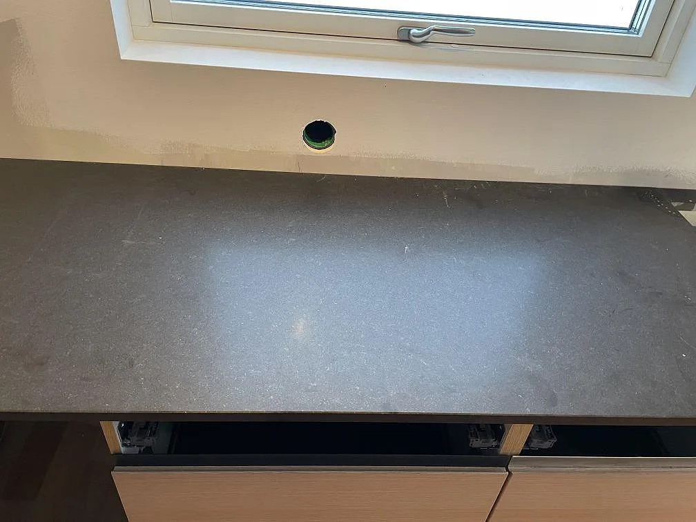 Køkkenbordplade i Nero Assoluto, Halmstad – billede 2
