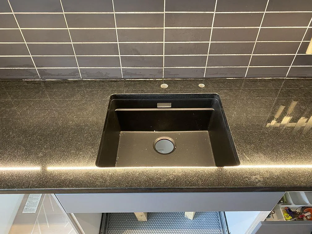 Køkkenbordplade i Nero Assoluto, Helsingborg – billede 4