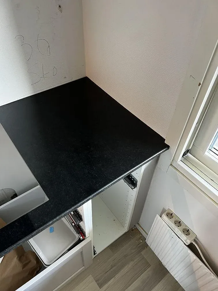 Køkkenbordplade i Nero Assoluto, Helsingborg – billede 2