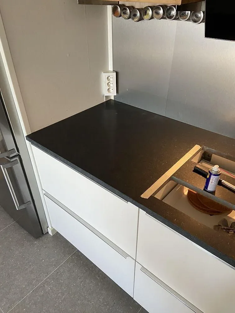 Køkkenbordplade i Nero Assoluto, Huskvarna – billede 6
