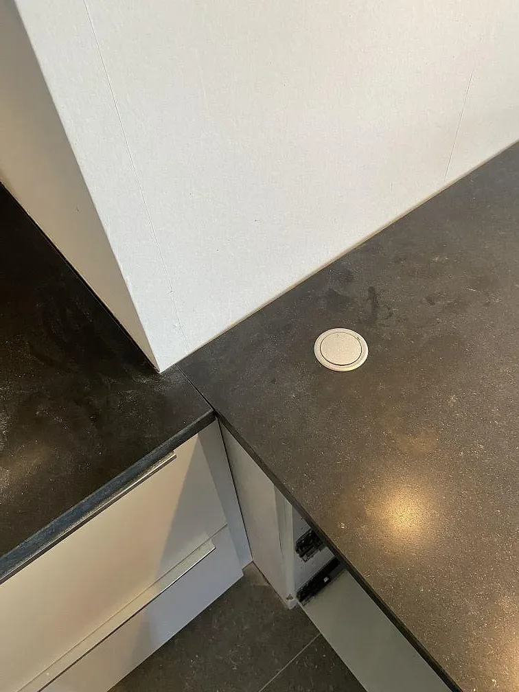 Køkkenbordplade i Nero Assoluto, Huskvarna – billede 4