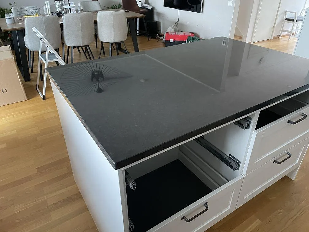 Køkkenbordplade i Nero Assoluto, Huskvarna – billede 3