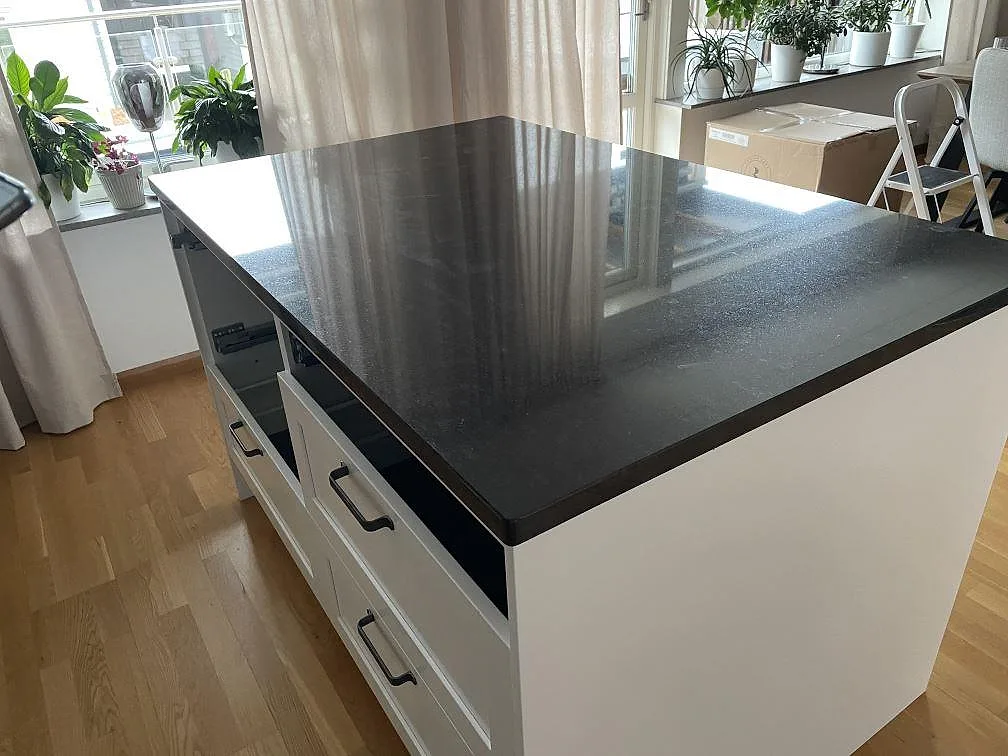 Køkkenbordplade i Nero Assoluto, Huskvarna