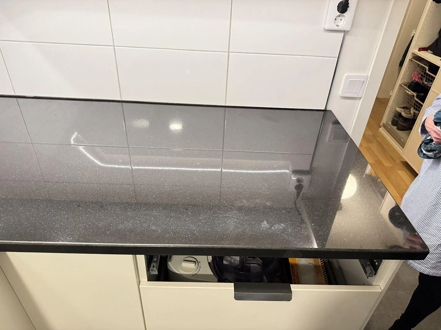 Køkkenbordplade i Nero Assoluto, Karlskrona – billede 6