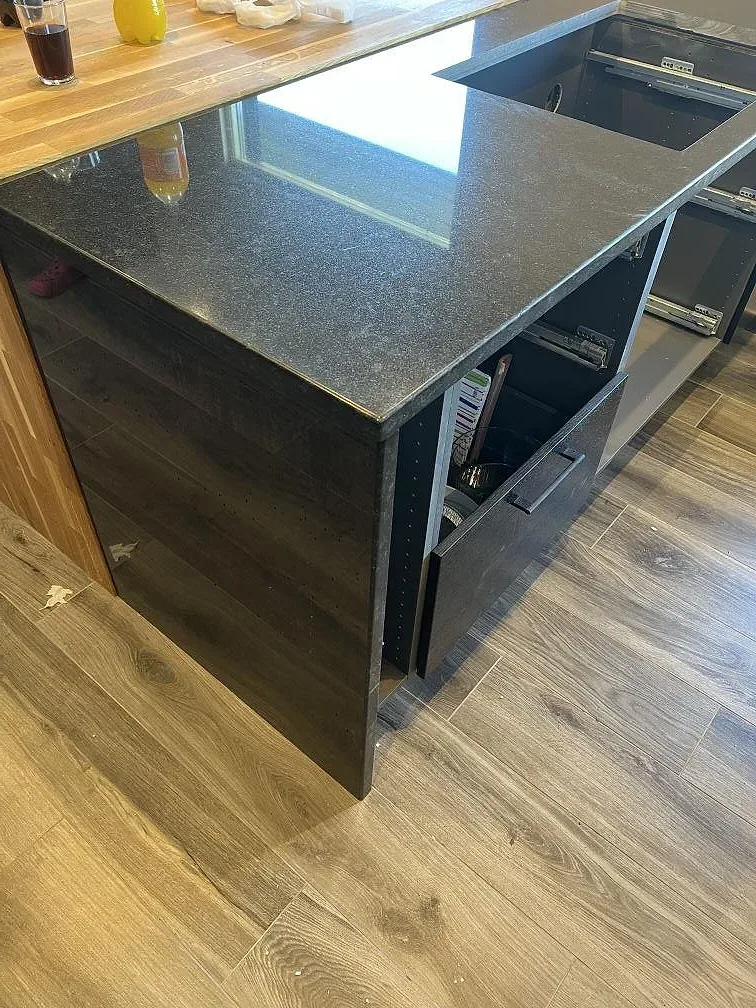 Køkkenbordplade i Nero Assoluto, Kristianstad – billede 3